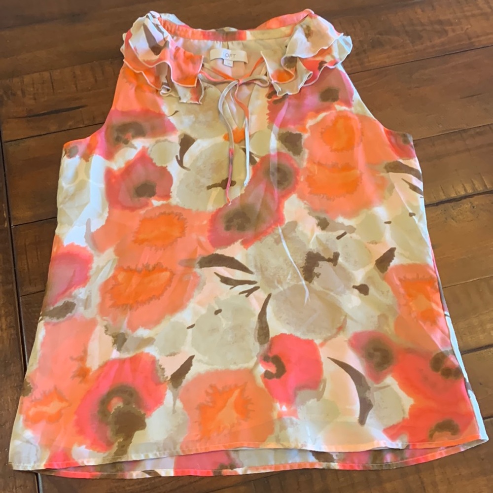 Loft sleeveless floral blouse with ruffled collar Sz L